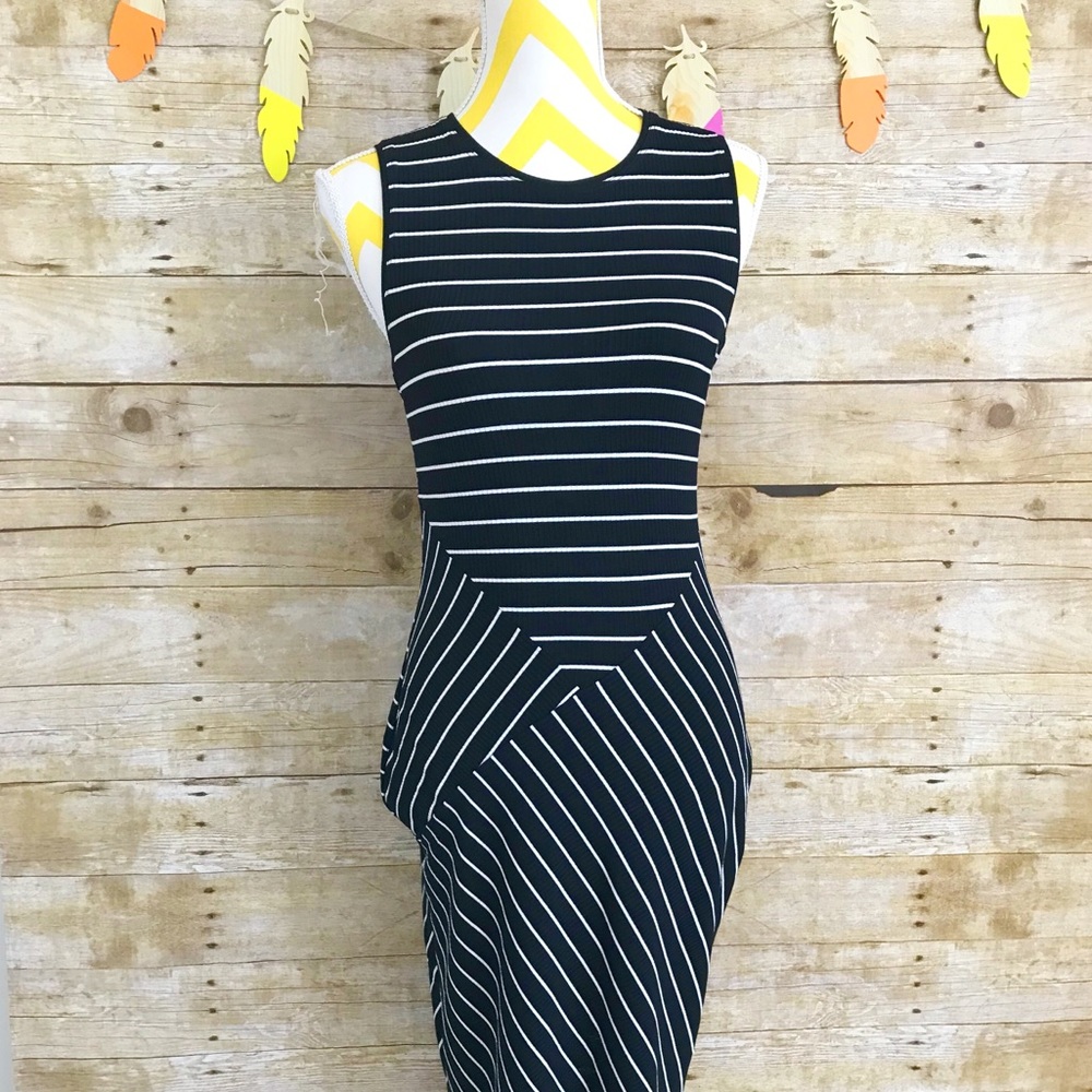 Mossimo black & white stripe midi sleeveless dress
